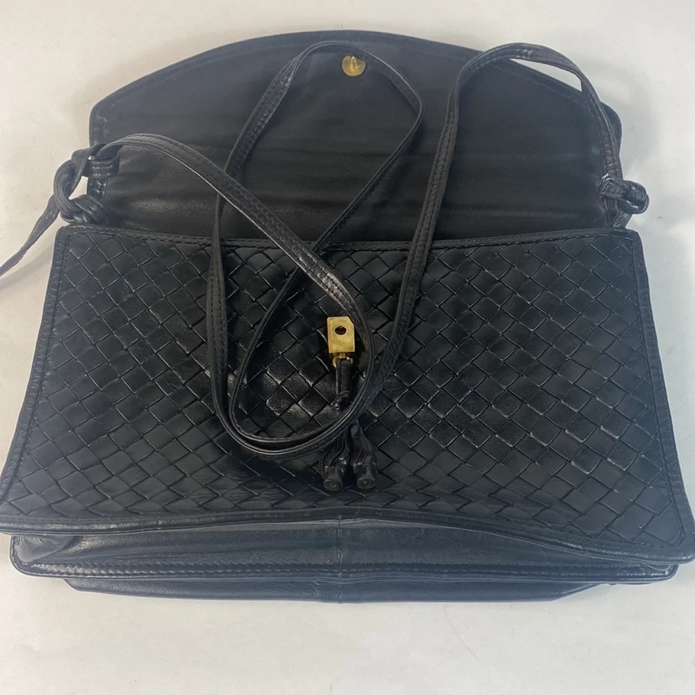 Authentic/Vintage Bottega Veneta Crossbody/Shoulder/clutch w/ matching wallet - Picture 2 of 16